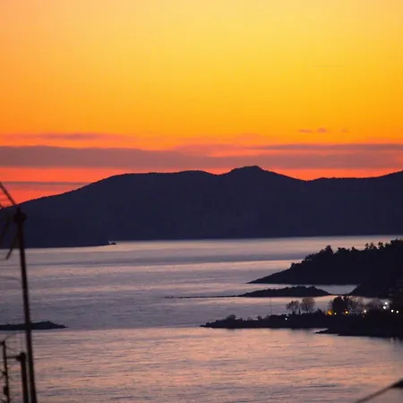 Lovely With Beautiful Garden *