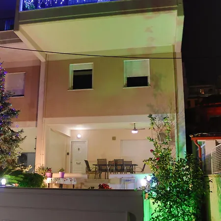 Lovely With Beautiful Garden 아파트 카발라